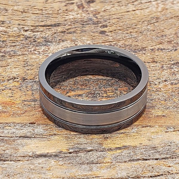 serpico-black-grooved-tungsten-rings